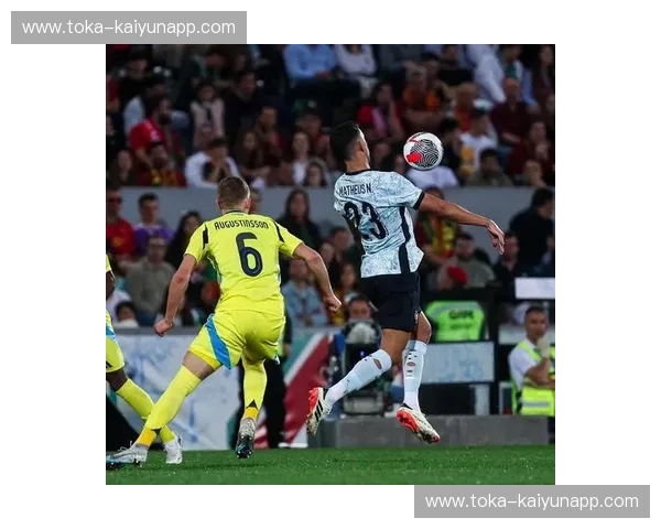 欧洲之巅的华丽对决：葡萄牙vs瑞典，谁能主宰这绿茵战场的节奏？